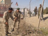Pakistani soldiers fence the Afghan border in Chaman on January 4 (epa)