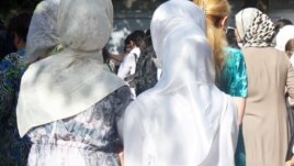 Ўзбекистонда диний либосдаги аёлларга нисбатан кўп йиллардан бери кузатиладигиан босим кейинги пайтларда янада кучайди.