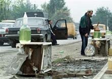 Chechnya -- illegal gas sales on street, 1999