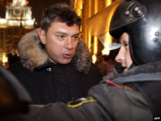 31 декабр кунги намойишда россиялик таниқли сиёсатчи Борис Немцов ҳам ҳибсга олинган.