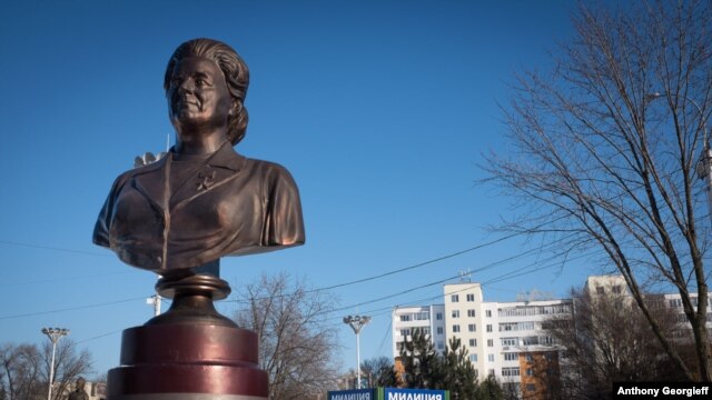 470FF9AB-D345-4A11-BE57-E3933BE0D939_w64