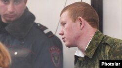 Ресей сарбазы Валерий Пермяков Гюмри қаласында сотта. Армения, 18 қаңтар 2016 жыл.