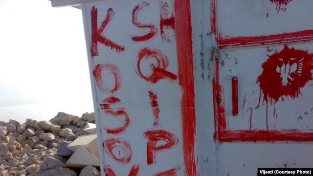 Grafiti na crkvi na Rumiji, foto: vijesti.me