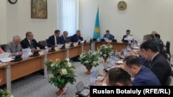 Әскери қызмет туралы заңға өзгерістер енгізу туралы заң жобасын таныстыру жиыны. Астана, 30 мамыр 2016 жыл.