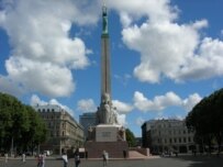 The monument to Latvian independence in Riga (RFE/RL)