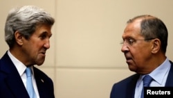 Государственный секретарь США Джон Керри (слева) и министр иностранных дел России Сергей Лавров. Вентьян, 26 июля 2016 года.