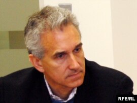 Azad Avropa/Azadlıq radiolarının prezidenti Cefri Gedmin