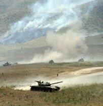 Nagorno-Karabakh army in training, 2005 (Photolur)