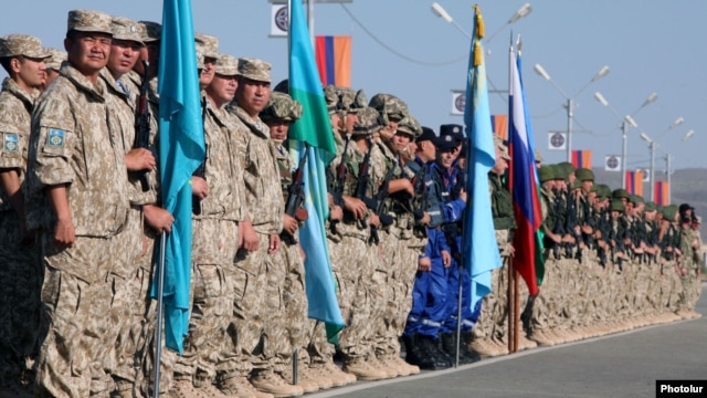 Armenia - Special forces from Russia, Armenia, Belarus, Kazakhstan, Kyrgyzstan and Tajikistan begin joint exercises at the Marshal Baghramian training center near Yerevan, 15Sep2012.