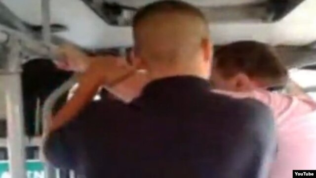 Maltretiranje studenta bez karte u autobusu na liniji 95