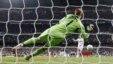 "Bavariya" darvozaboni Noyer (Neuer) penaltilar seriyasida Krishtianu Ronaldu zarbasini qaytarmoqda.