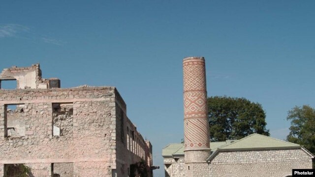 A partly restored Shia Mosque in the town of Shusha/Shushi.
