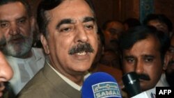 خانواده گیلانی از نیرو های امنیتی افغان که در نتیجه تلاش هایشان، عضو جوان همین خانواده از چنگ شبکه القاعده نجات یافته، نامی نبرده اند.