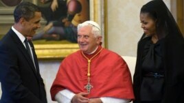 Pamje nga vizita e presidentit Obama dhe Zonjës së Parë, Michelle, në Vatikan. Viti 2009.