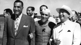 Hindistan prezidenti Jawaharlal Nehru (ortada), 1956
