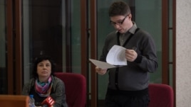 Екатерина Вологженинова и ее адвокат Роман Качанов