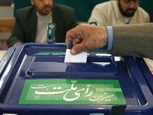 Iran - Iranians were voting in elections for municipal councils and the Assembly of Experts, Tehran, 15Dec2006