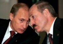 Presidents Putin (left) and Lukashenka (epa)