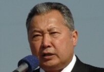 Kyrgyz President Kurmanbek Bakiev speaking on March 24 in Bishkek's Central (Alatoo) Square on the first anniversary of the toppling of former President Askar Akaev (RFE/RL)