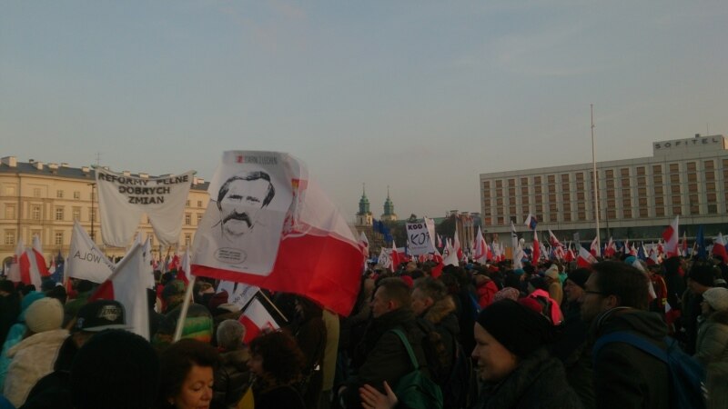 В Польше проходят митинги в поддержку Леха Валенсы
