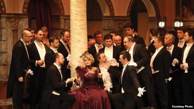 Scena iz operete Vesela udovica