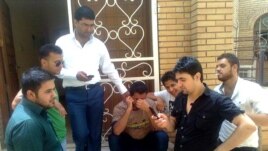 Iraq -- Texting in Baghdad, Jun2011