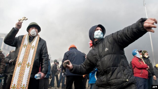 События последних дней на Украине усиливают международную изоляцию действующей власти