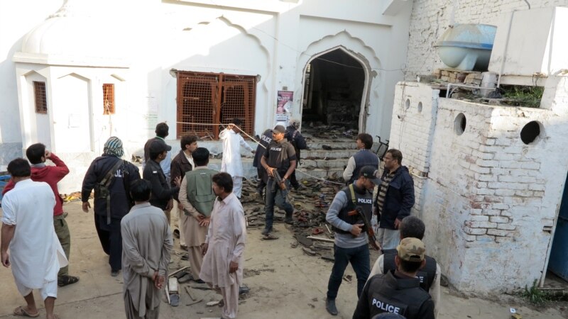 При взрыве в Пакистане погибли 49 человек