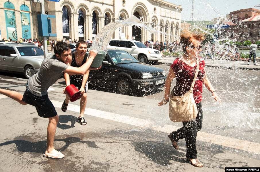 53B59653-0D99-4F76-A15F-EAC53836C745_w97