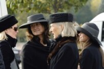 Members of the Romanov family escorting the empress's remains to St. Petersburg on September 26 (TASS)