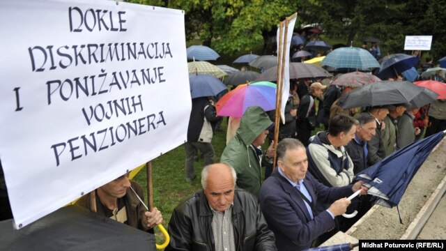 Prosvjed vojnih penzionera ispred Vlade FBiH, 20. septembar 2012.