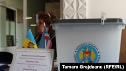 Voting box in Gagauzia's capital, Comrat