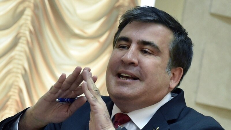 Порошенко рассмотрит петицию о назначении Саакашвили премьером