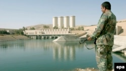 Islamic State militants captured the strategically important Mosul dam hydroelectric power station on August 7. (file photo)