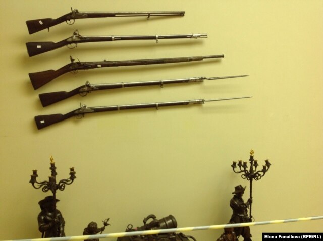 556BA499-5849-4B3C-A01F-7E7A9D16D2AB_w64