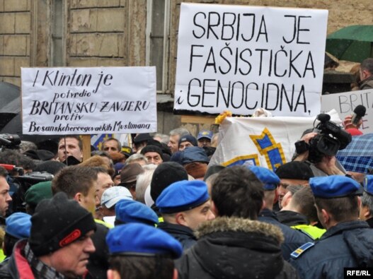 Demonstration in Sarajevo, in front of the building of the embassies of Great Britain and Serbia against the arrest of Ejup Ganic.