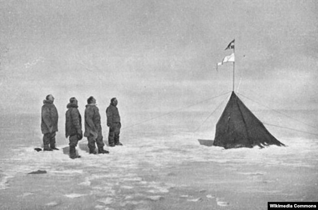 Amundsen və komandası cənub qütbünə Norveç bayrağı sancıb. 1911