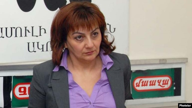 "Hraparak" daily editor Armine Ohanian