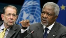 Belgium/EU/UN/Lebanon - Javier Solana (L) and Kofi Annan during a press conference after an extraordinary EU foreign ministers meeting with Kofi Annan on troops for the UN peacekeeping mission in Lebanon, 25Aug2006