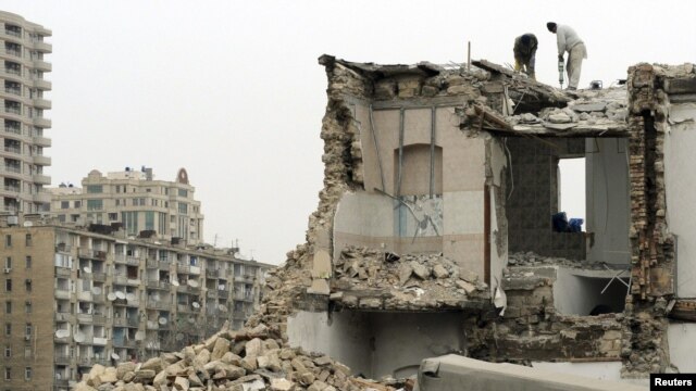 Rušenje stambenih zgrada, Baku, mart 2012.