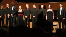 Andrei Ioniță (st.) și laureații Galei finale de la Academia Kronberg