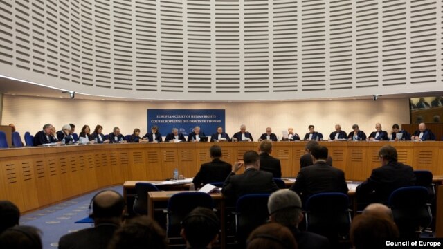 Judecătorii CEDO în şedinţă, Strasbourg