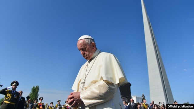 Papa Francis Yerevanda.