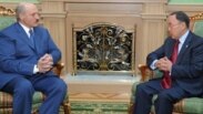 Президент Беларуси Александр Лукашенко на встрече с председателем ОБСЕ Канатом Саудабаевым. Минск, 30 марта 2010 года.