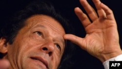 عمران خان: ادعای که من از تندروان حمایت میکنم، کاملاً پوچ و بی معنی است.