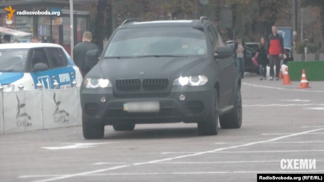 Окраса автопарку СБУ – BMW X5 – використовується співробітником СБУ І.А.Керезвасом і належить його батькові
