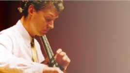Violoncelistul Robert Nagy