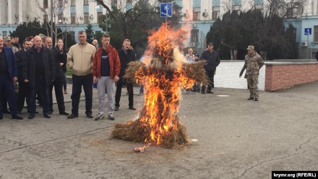 Чучело Эрдогана, будни Крымнаша, карго-культ Су-24, и заколоченное 