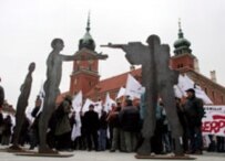 Antiwar demonstrators in central Warsaw on March 19. (epa)