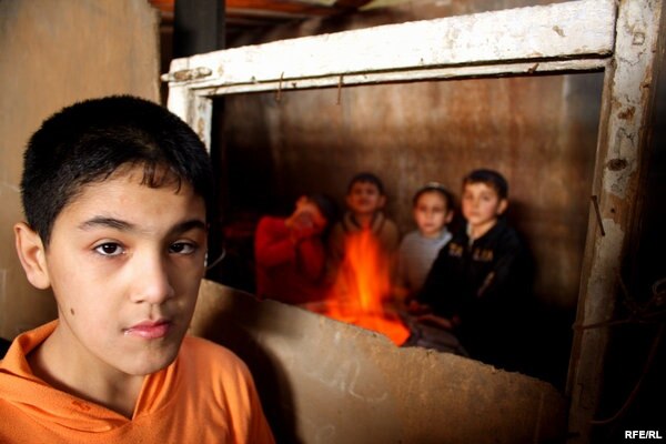 azerbaijan manat. Azerbaijan Evaluates Cost Of